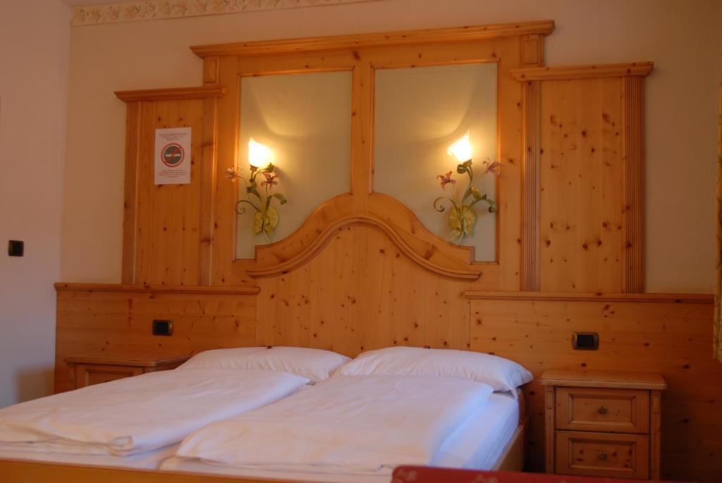 Hotel Loewenwirt Sexten Habitación foto